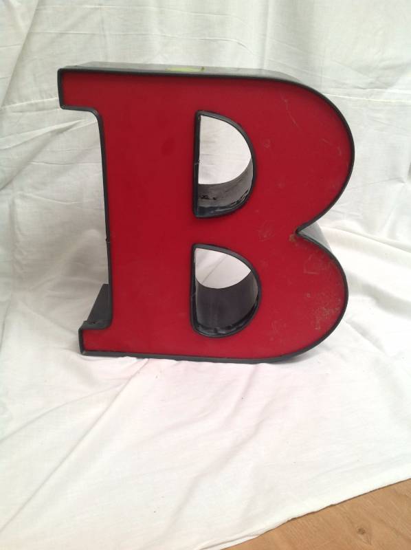 lot 3 image: Red Neon Letter B