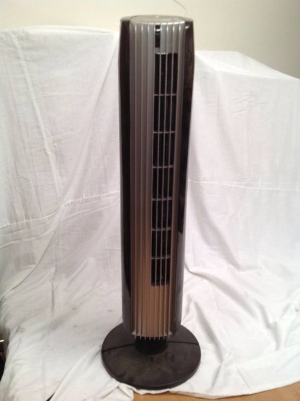 lot 34 image: Borg Tower Oscillating Fan