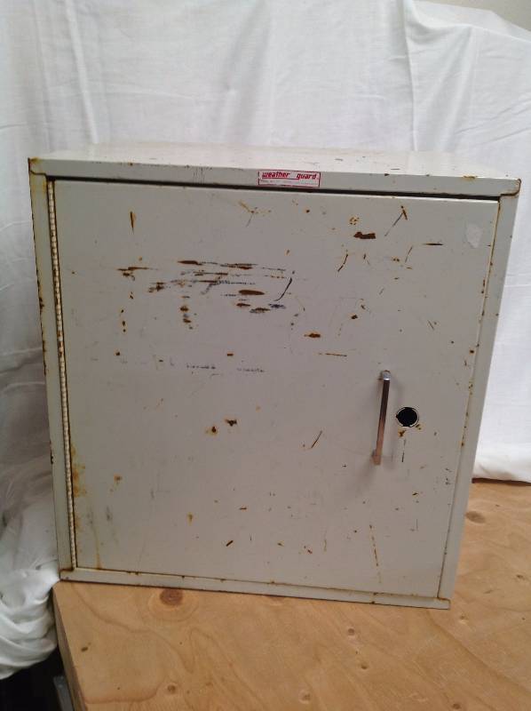lot 45 image: Weather Guard Box - Used