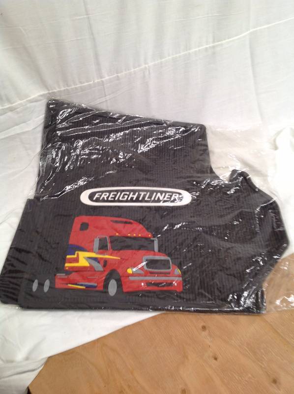 lot 57 image: Set of SemiTruck Floor Mats Frieghtliner
