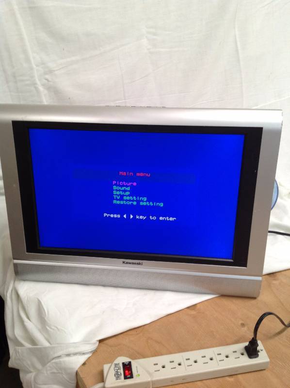 lot 68 image: 19 inch Kawasaki Older Flat screen