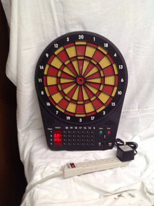 lot 75 image: Electric Dart Board