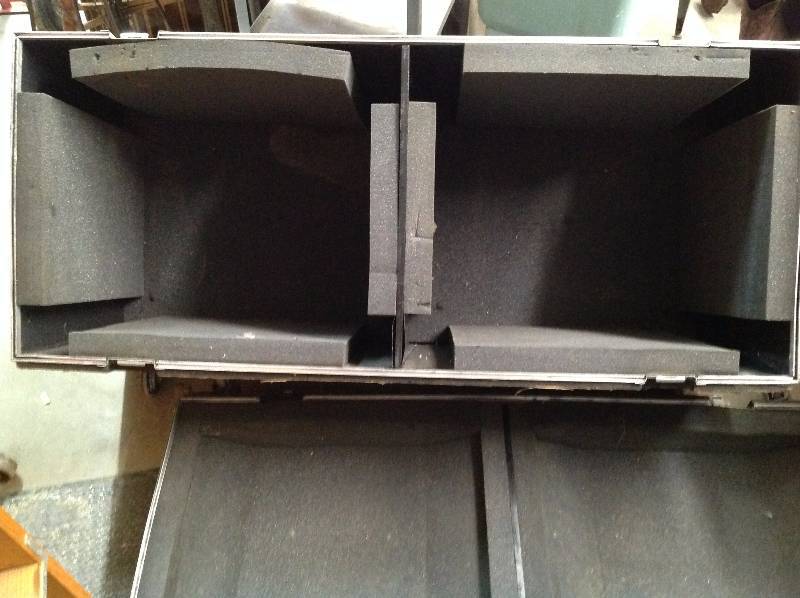 lot 88 image: Large Shipping Crate on Wheels