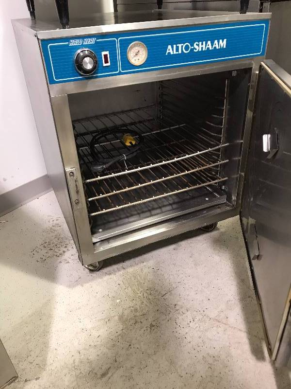 Alto-Shaam Inc., Mod #750-S, holding cabinet, NSF, SN 4890-100-289, caster mounted, 125 volts, 1000 watts, 25.5x30x32.5H