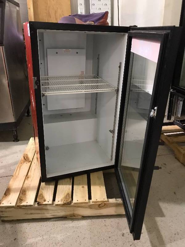 Beverage Air, counter top glass door refrigerator, 115 volts,  MT27