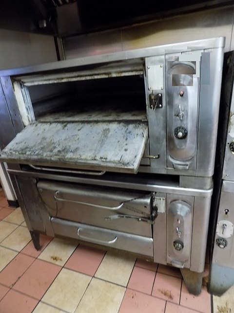 Blodgett, double stack stone deck pizza oven, natural gas, 100,000 BTU, 60x4564H.