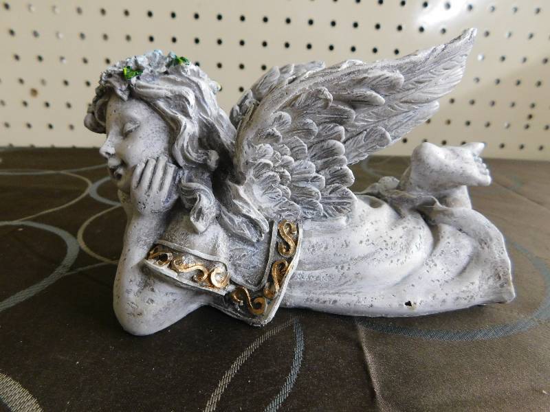 7.5 Heavenly Gardens Distressed, MSRP $24.99