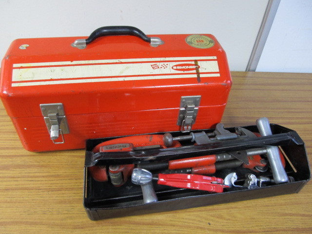 lot 9 image: Heavy Duty Pipe Cutters & Wrenches wToolbox 