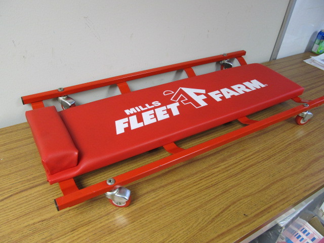 lot 12 image: NEW Fleet Farm Mechanics Creeper