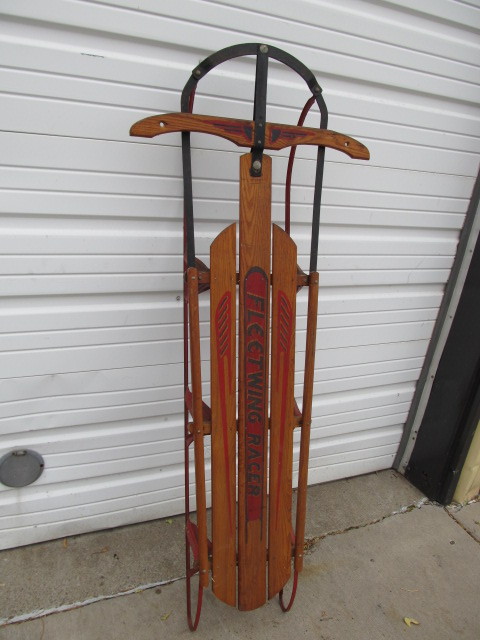 lot 13 image: Nice Vintage FLEETWING RACER Snow Sled