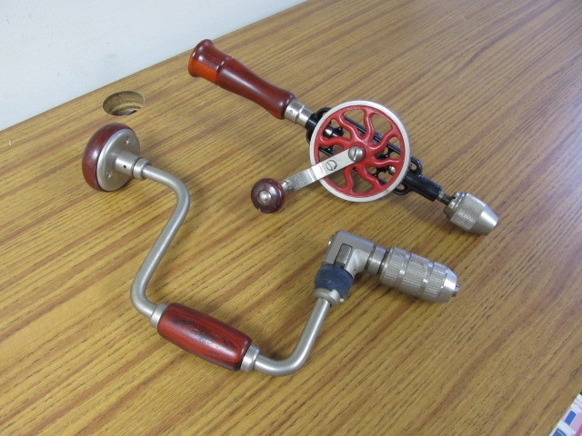 lot 19 image: 2 NEAR MINT Vintage MILLERS FALLS Hand Drills