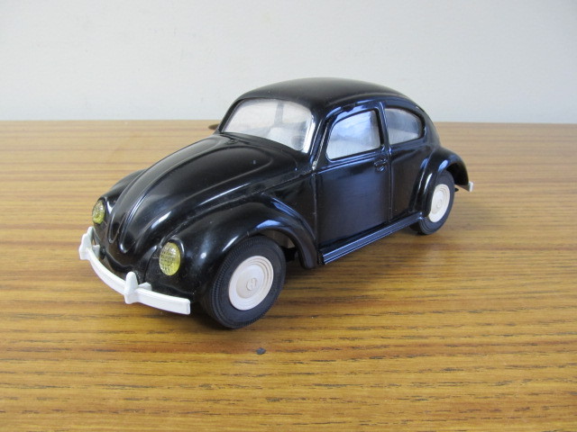lot 27 image: Vintage Metal Tonka Volkswagen Beetle