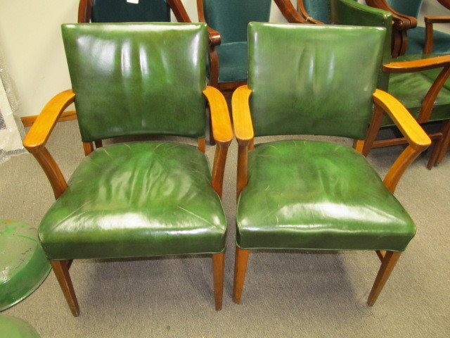 lot 34 image: Matching Pair of Vintage GUNLOCKE Armchairs