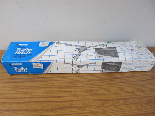 lot 35 image: NEW IN BOX Trailer Hitch
