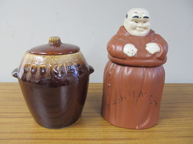 lot 41 image: Pair of Vintage Cookie Jars