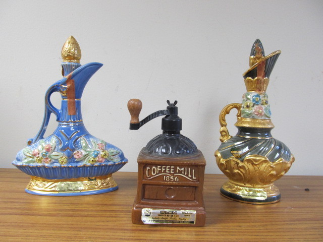 lot 44 image: 3 Vintage Jim Beam Whiskey Decanters