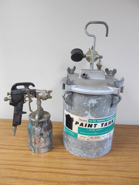 lot 54 image: 60 PSI Paint Tank wSprayer