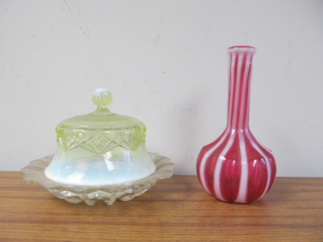 lot 55 image: Old Vintage Art Glass