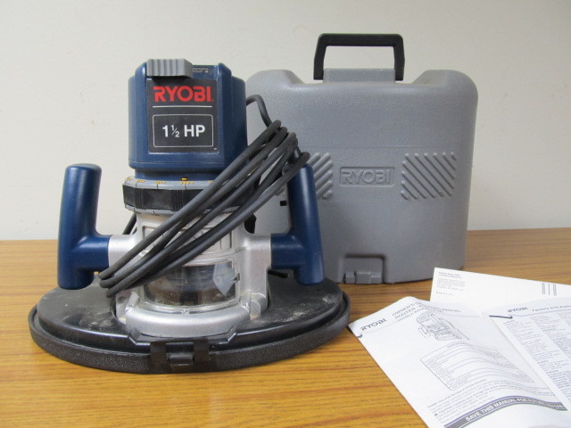 lot 129 image: Working RYOBI Router wCase