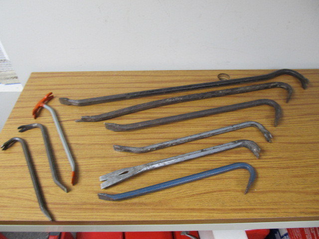 lot 145 image: Large Lot of Heavy Duty Pry Bars
