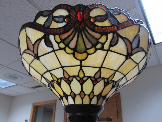 lot 5 image: Stained Glass Tiffany Style Floor Lamp