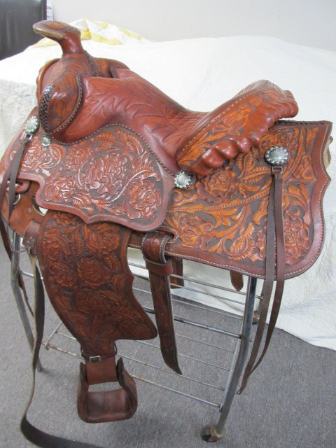 lot 6 image: Tex Tan IMPERIAL Western Leather Co Saddle