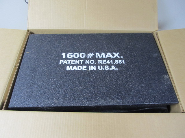 lot 64 image: Set of 4 FLATSTOPPERS Truck Tire Savers