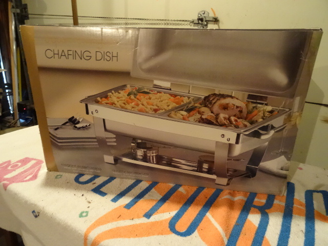 8 Qt rectangular chafing dish. New...