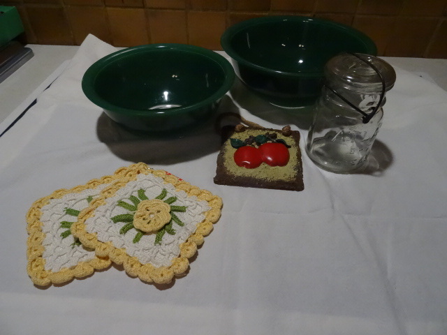 2 vintage pyrex bowls. Vintage 50s...