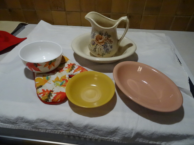 Oven mit. Leaf bowl. Franciscan bow...