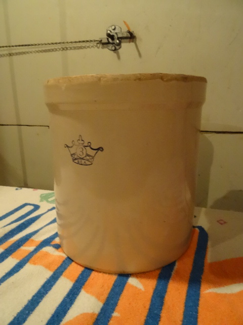 Vintage blue crown crock. Vintage R...