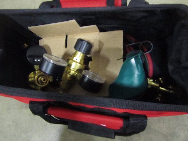 lot 23 image: Lincoln Electric Cut Welder Kit