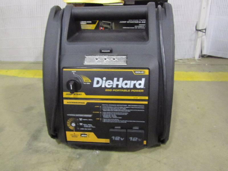 lot 24 image: Diehard Jumpstart 950amp