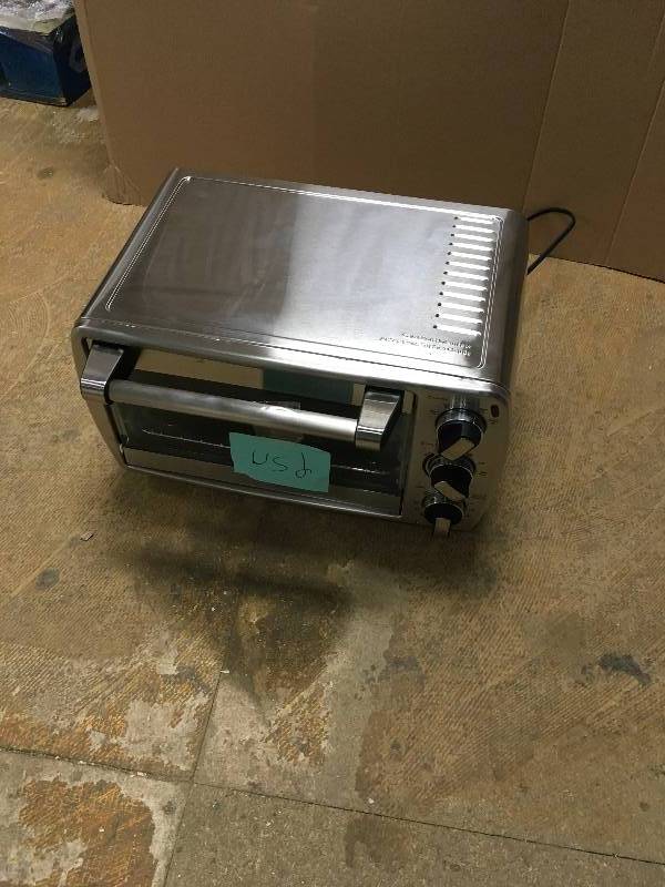 lot 36 image: USED Oster Convection Countertop Oven - USED