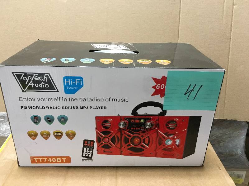 lot 41 image: Top Tech Audio - FM World Radio SDUSB MP3 Player. New Open Box