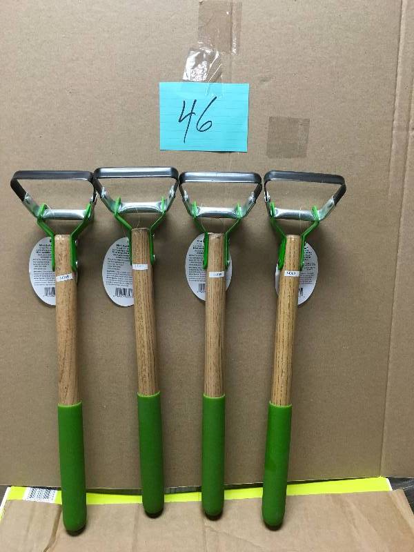 lot 46 image: Ames 1985450 Mini Action Hoe with 14 in. wood handle lot of 4