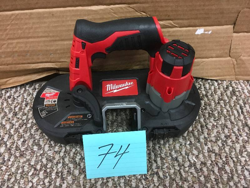 lot 74 image: Milwaukee M12 Cordless Sub-Compact Band Saw. in like New working conditions