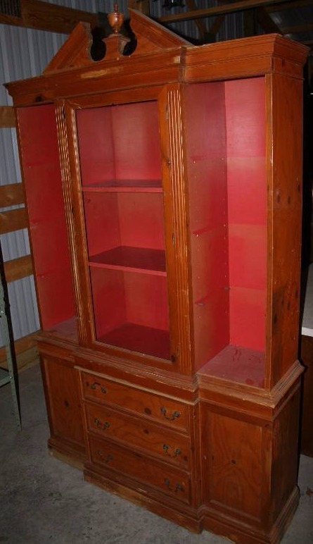 lot 20 image: Display Cabinet