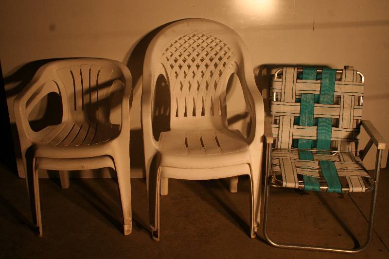 lot 31 image: Lawn and Patio Chairs