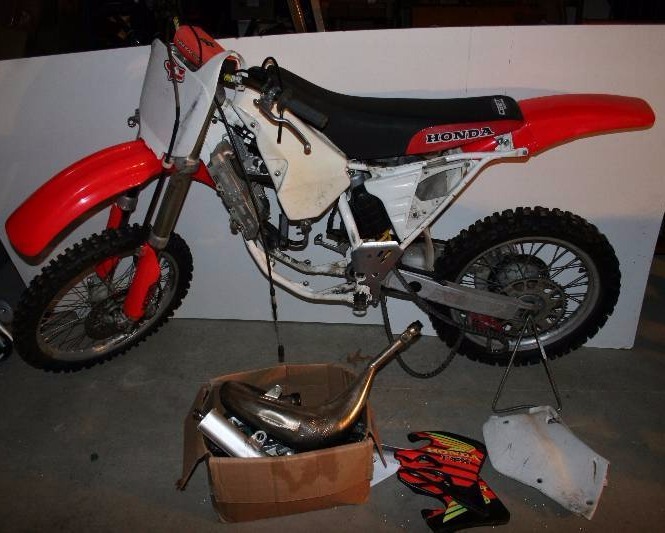 lot 36 image: Honda CR 125 Dirt Bike Frame and Parts