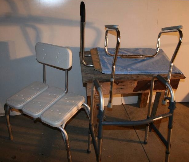 lot 41 image: Misc Medical Supplies