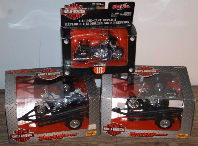 lot 43 image: Diecast Harley Davidson Motorcycle Models