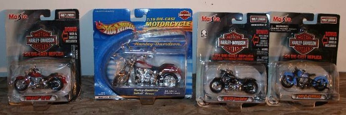 lot 46 image: Diecast Harley Davidson Motorcycle Models