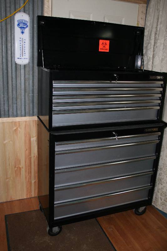 lot 2 image: Rolling Tool Chest