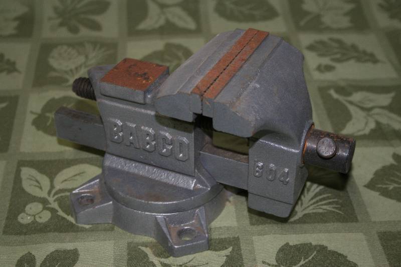 lot 98 image: Shop Vise