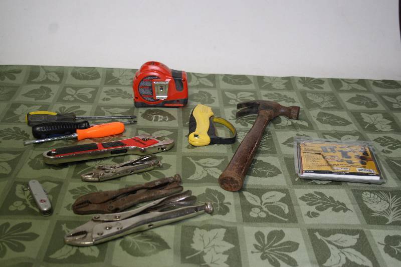 lot 101 image: Assorted Hand Tools