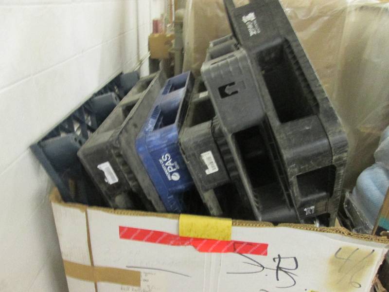 7 plastic pallets ...