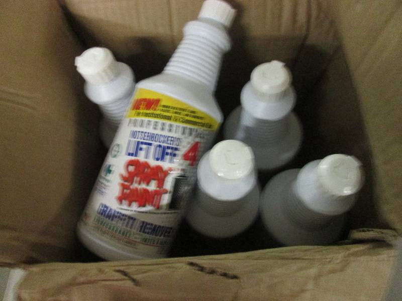 5 new  32 floz bottles of motsenboc...