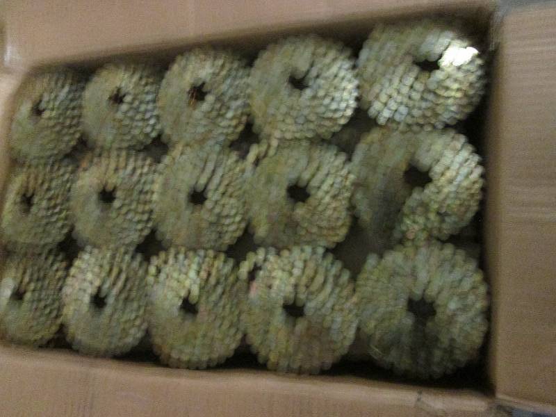 new box of jam free collated roofin...