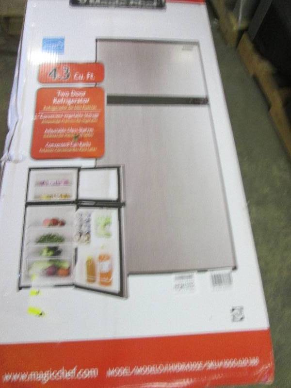 magic chef 4.3cuft 2 door refrigerr...